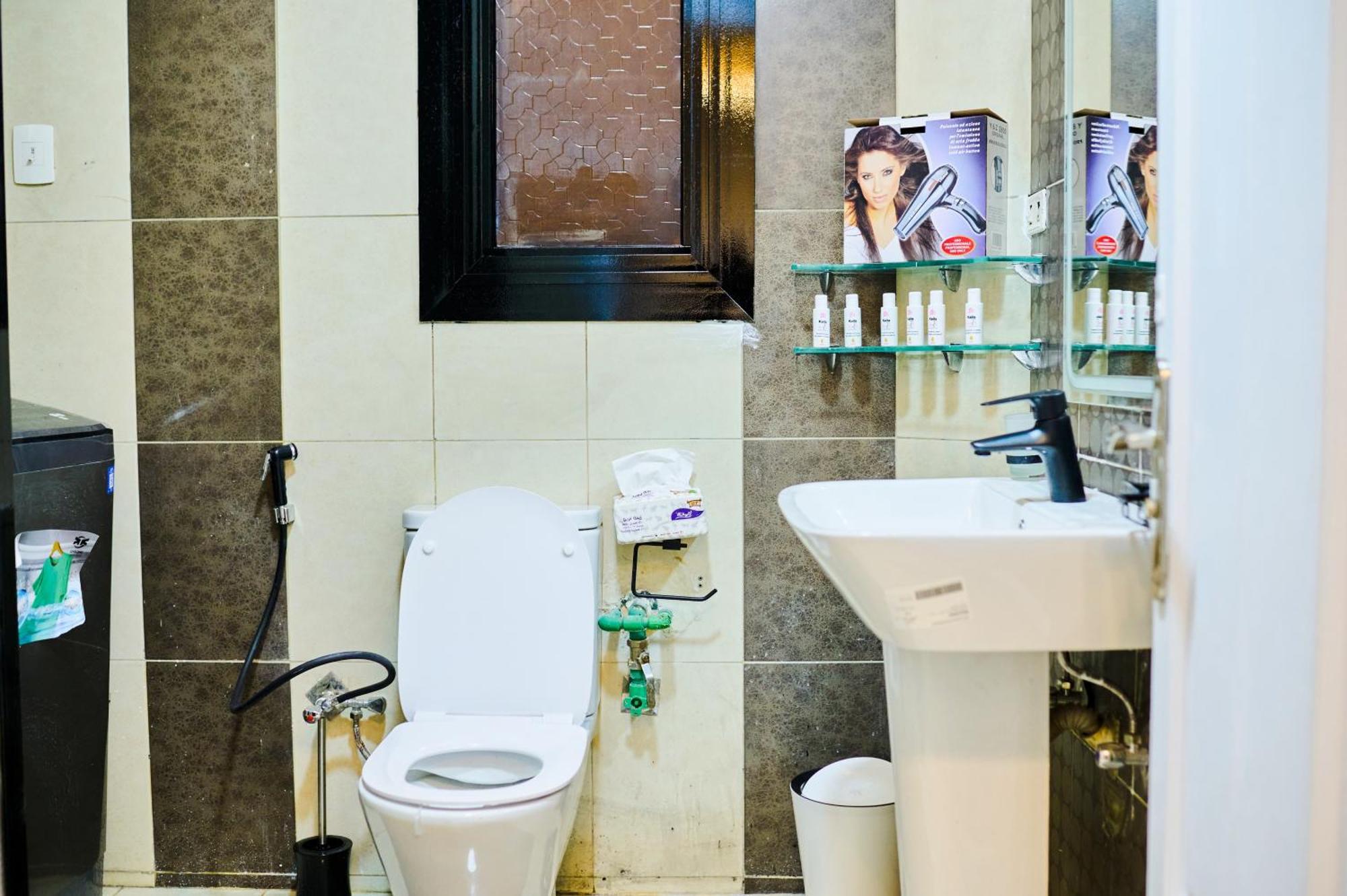 Stilvolle Altbauwohnung Gegenueber Vom Marriott Mit 2 Balkone, Klimaanlage, Smart-tv * Il Cairo